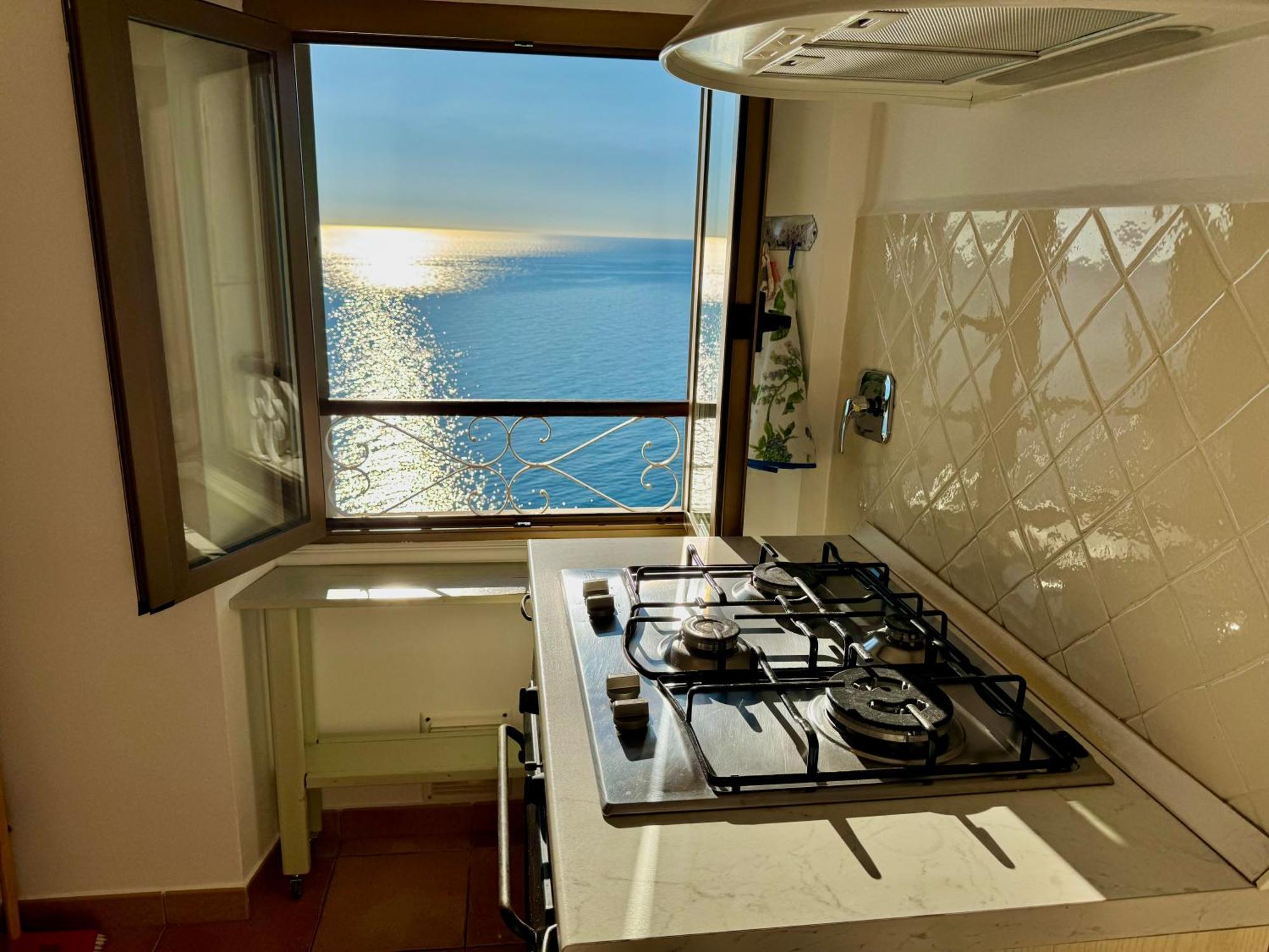 Appartement Kiss Of Sea - Balzi Rossi & Baia Beniamin à Vintimille Extérieur photo
